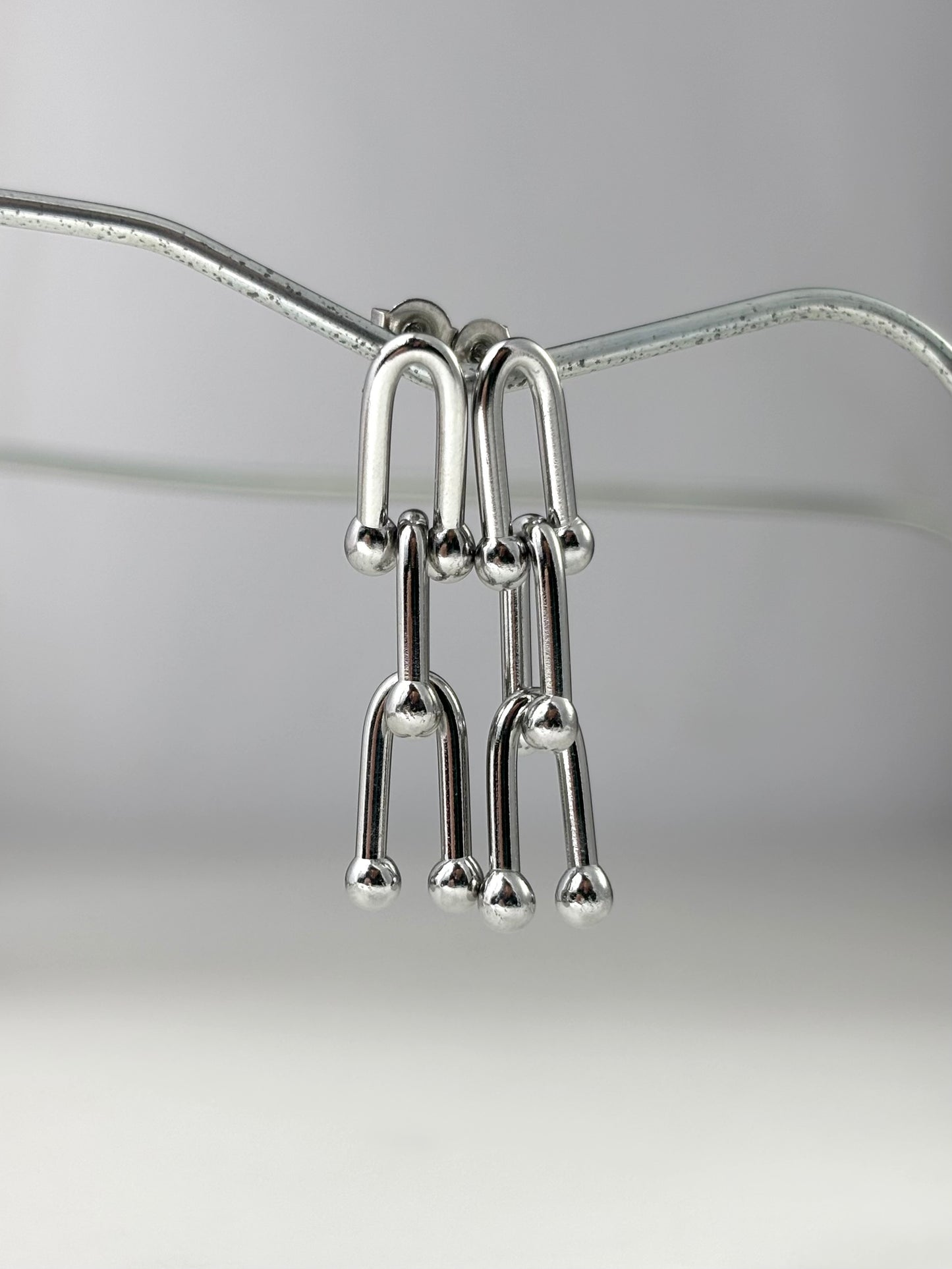 Customized Titanium Horseshoe U-shaped Earrings