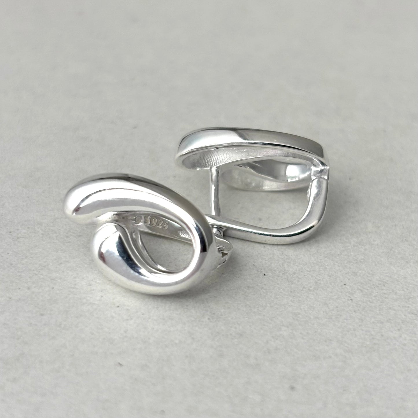 S925 Sterling Silver U Shape Earrings