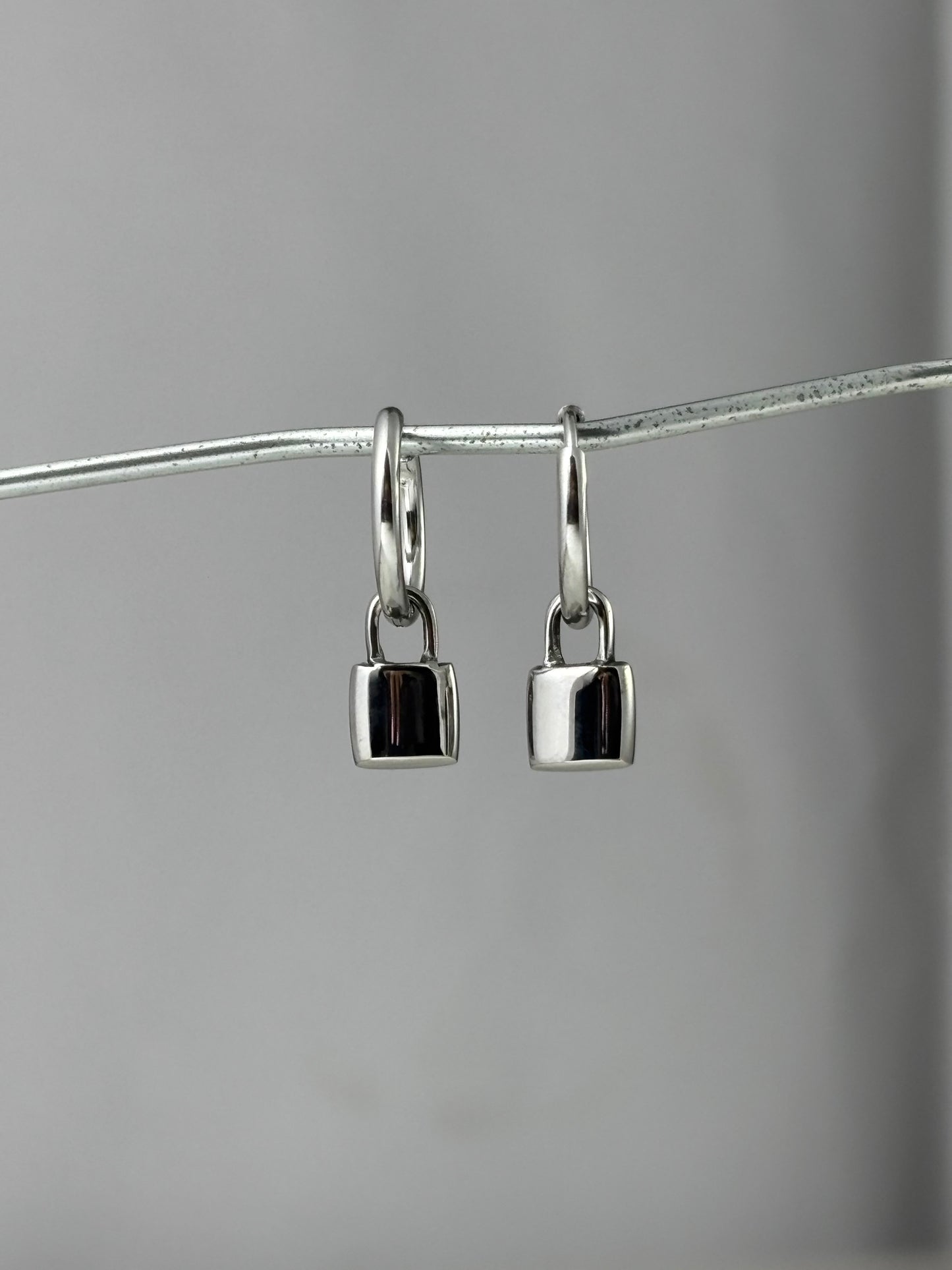 Customized Titanium Small Lock Earrings
