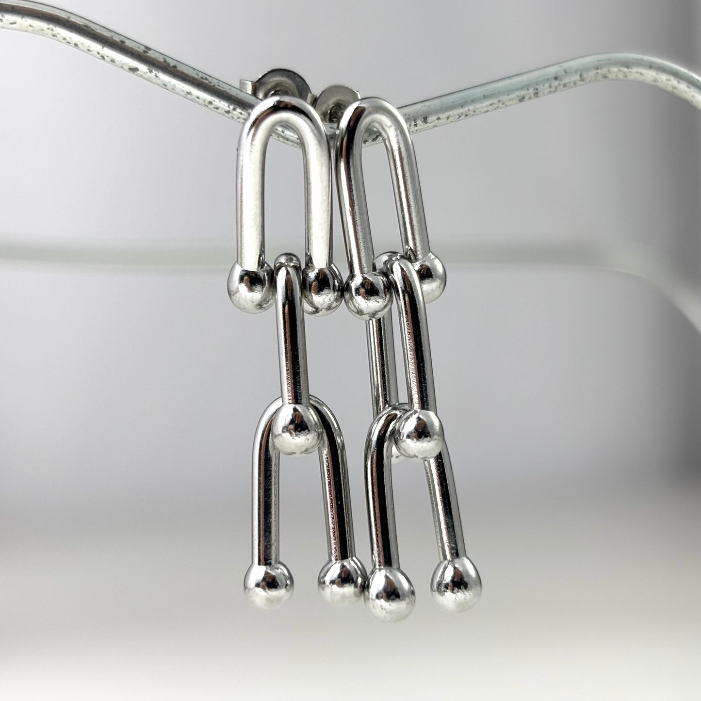 Customized Titanium Horseshoe U-shaped Earrings