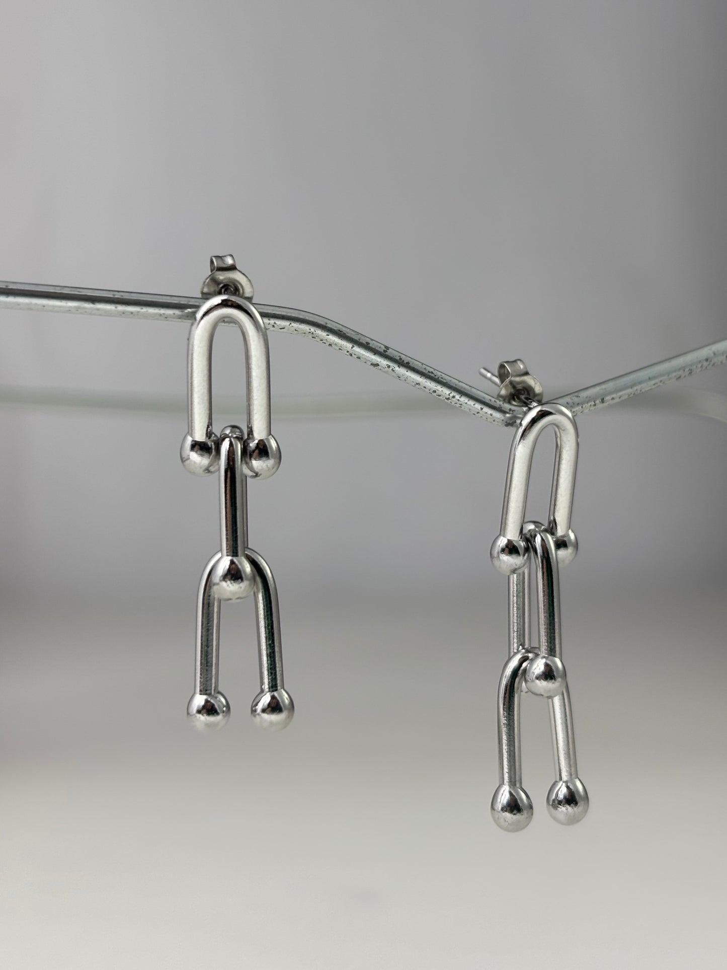 Customized Titanium Horseshoe U-shaped Earrings