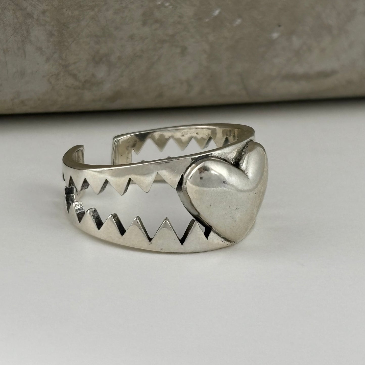 S925 Sterling Silver Sawtooth Heart Ring
