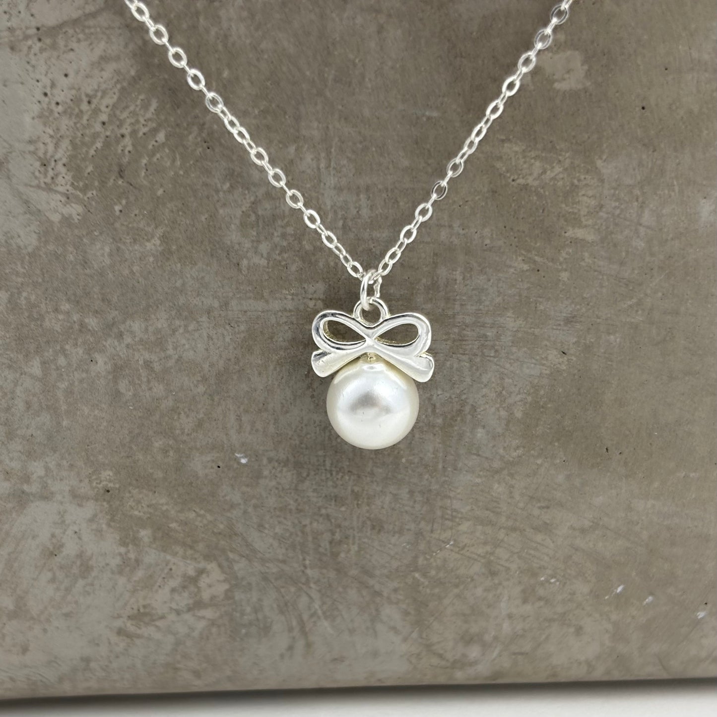 S925 Sterling Silver Freshwater Pearl Bow Necklace
