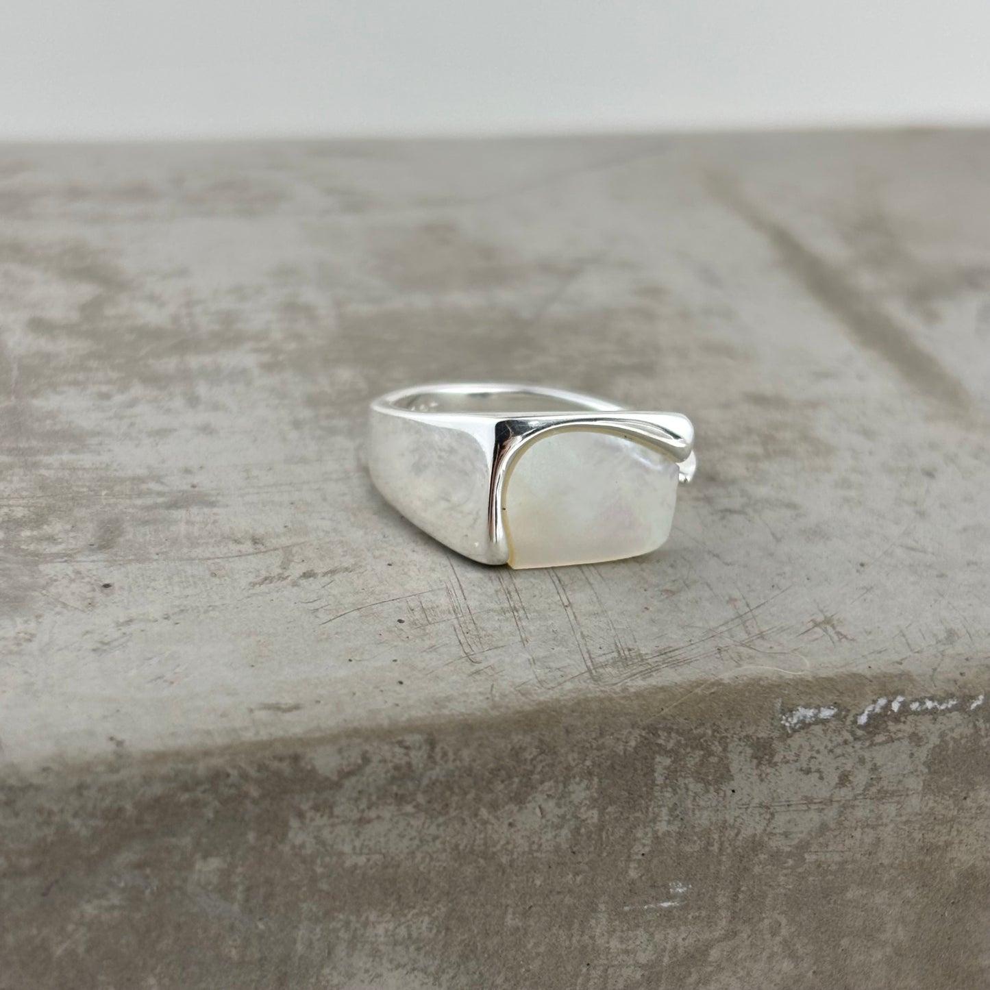 S925 Sterling Silver White Mother of Pearl Ring