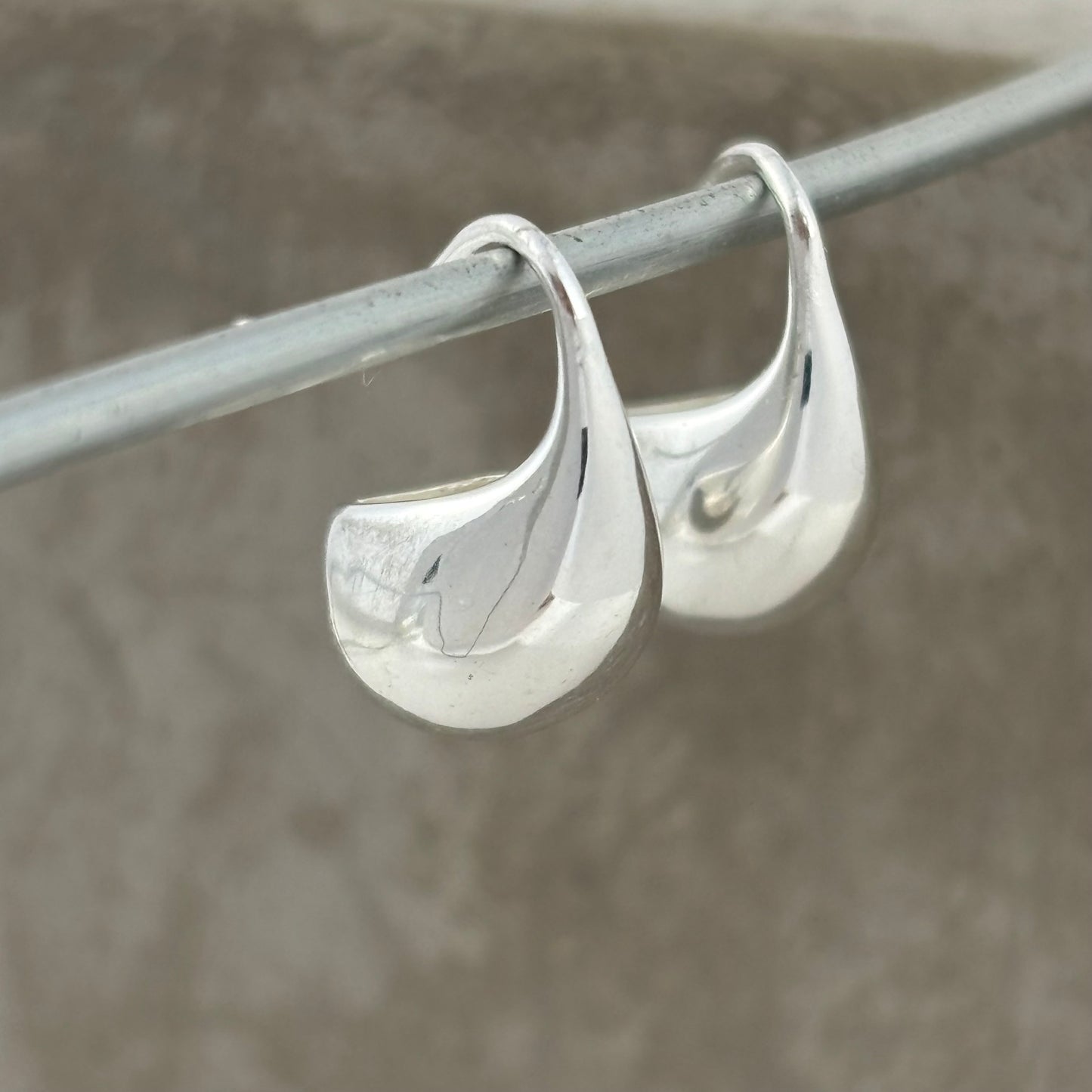 S925 Sterling Silver Glossy Drop Earrings