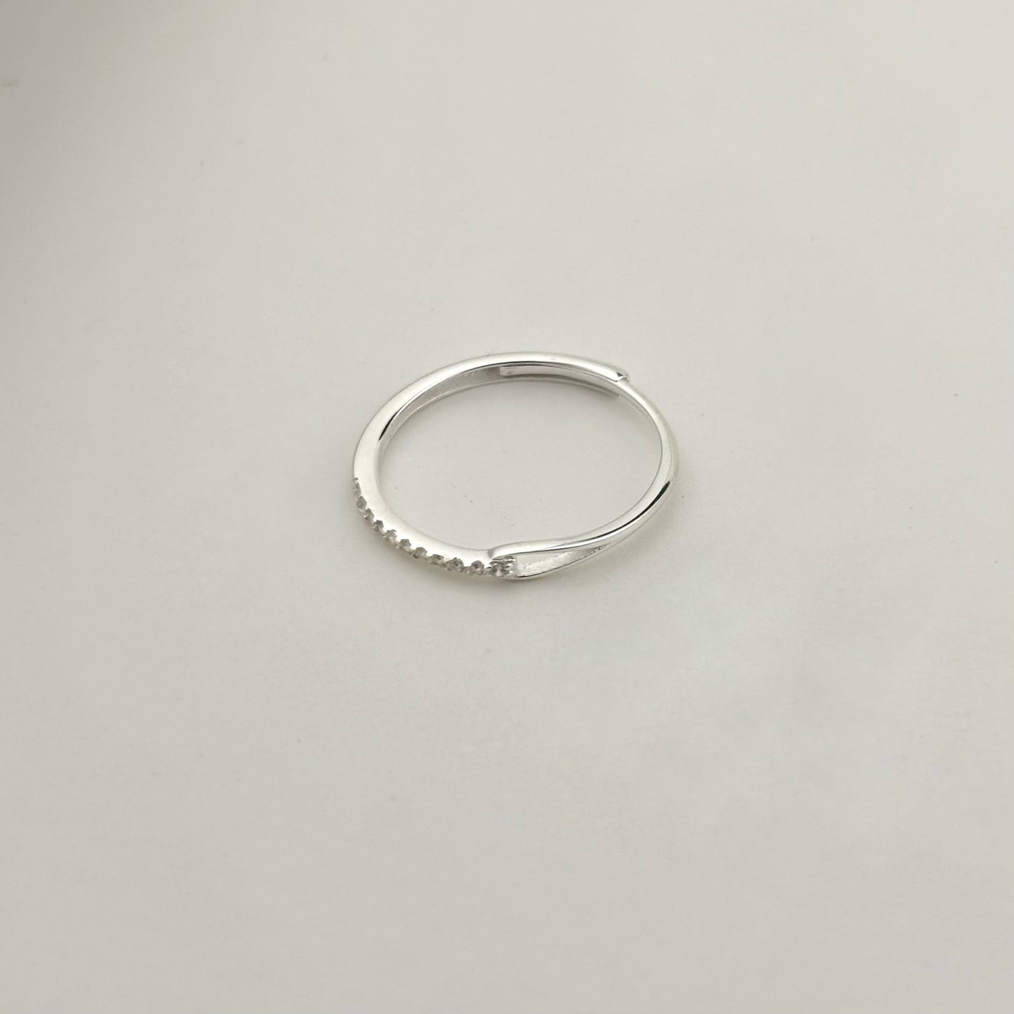 S925 Sterling Silver Small Shiny Diamonds Elegant Ring