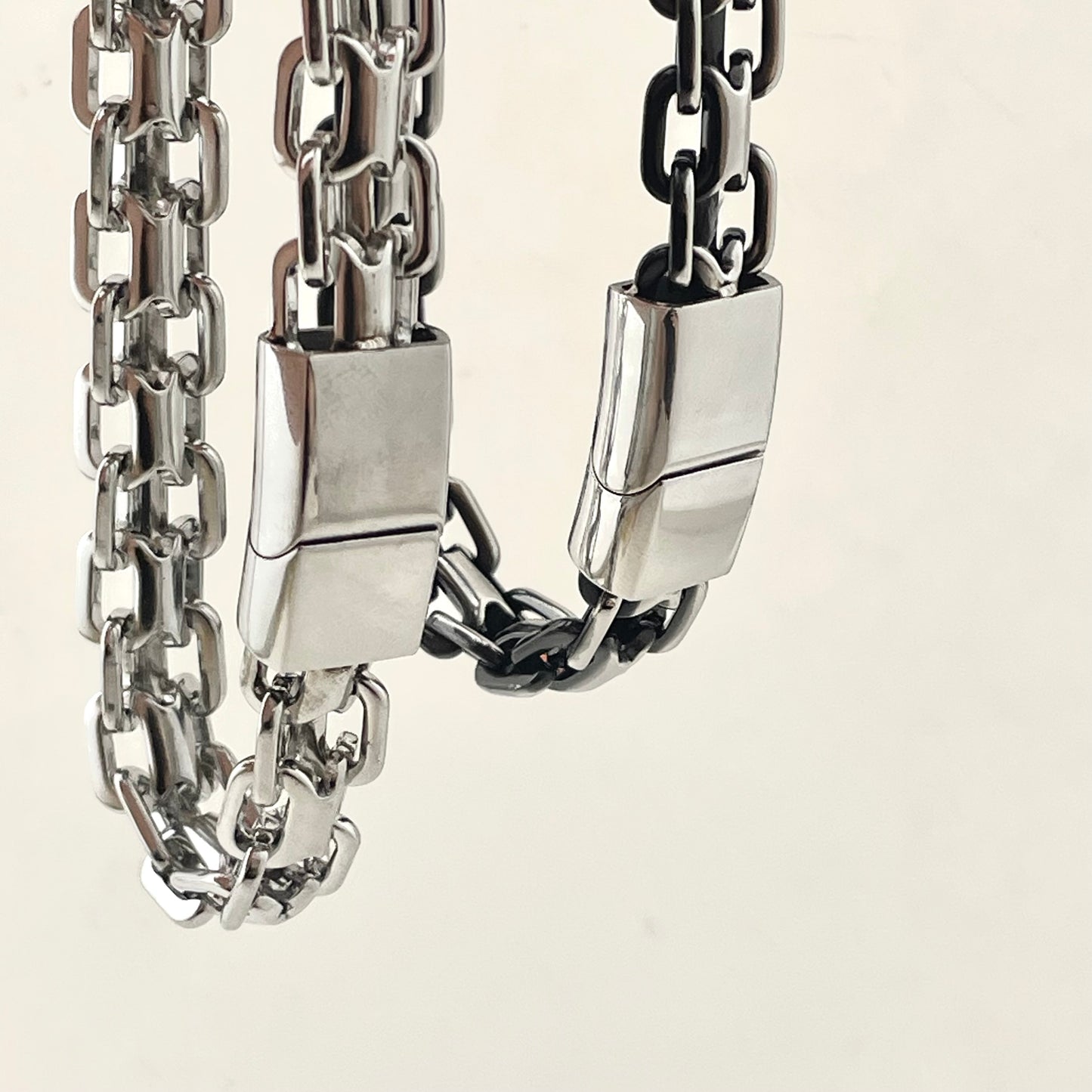 Titanium-Steel Waterproof Pig-Nose Link Bracelet