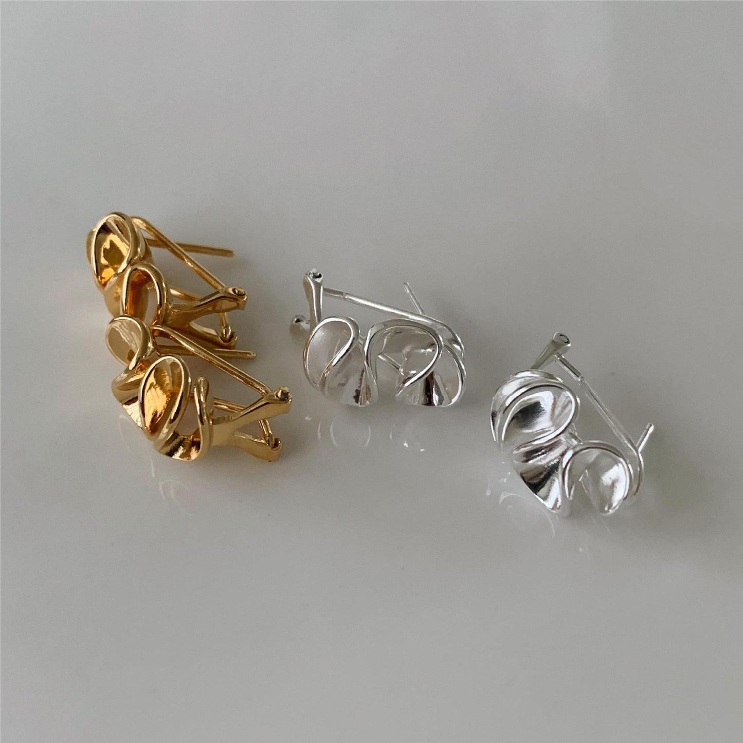 S925 Sterling Silver Through Silver Pleated Earrings