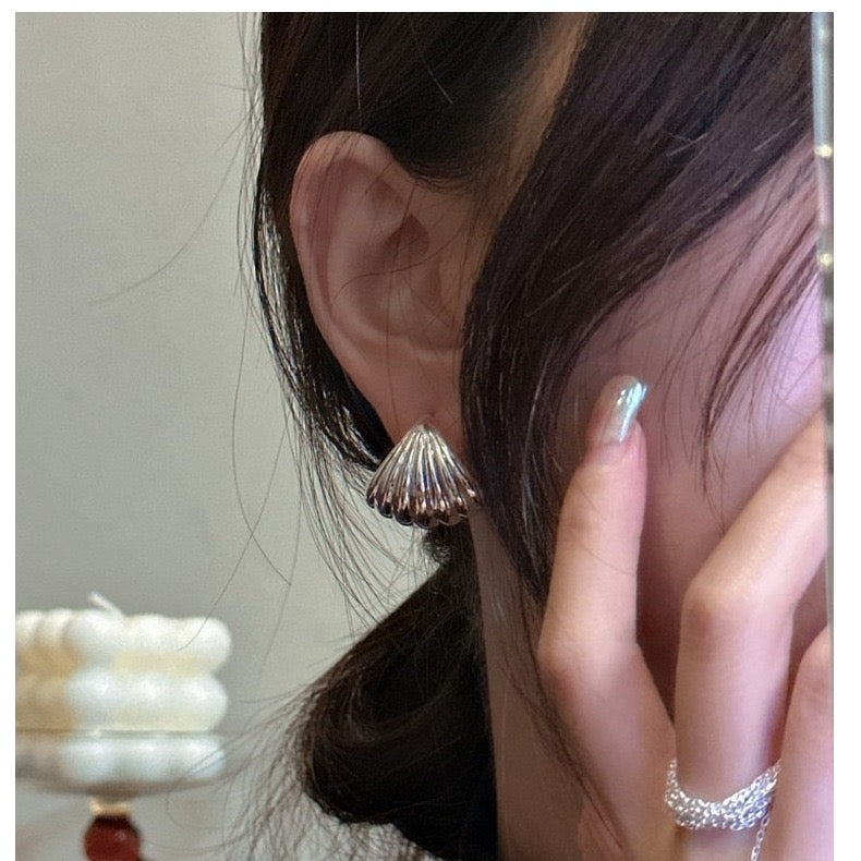 S925 Sterling Silver Through Silver Shell Earrings