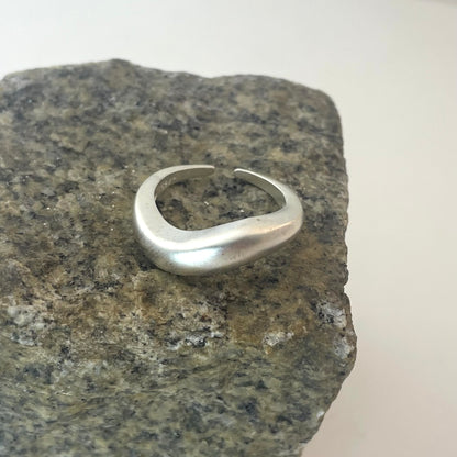 S925 Sterling Silver Brushed Wave Design Ring
