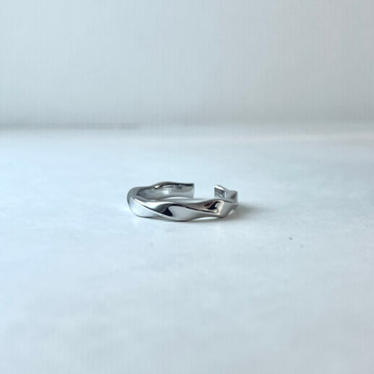 S925 Sterling Silver Minimalist Twisted Wave Ring