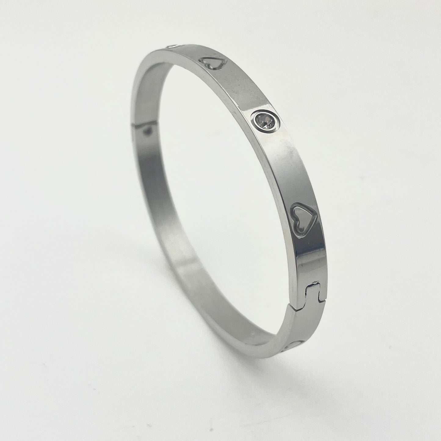 Titanium Waterproof Heart-Shaped Diamond-Studded Bracelet