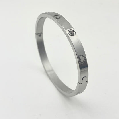 Titanium Waterproof Heart-Shaped Diamond-Studded Bracelet