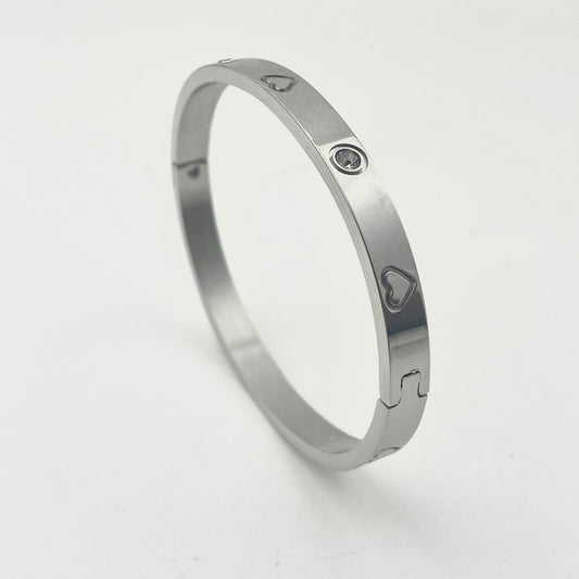 Titanium Waterproof Heart-Shaped Diamond-Studded Bracelet