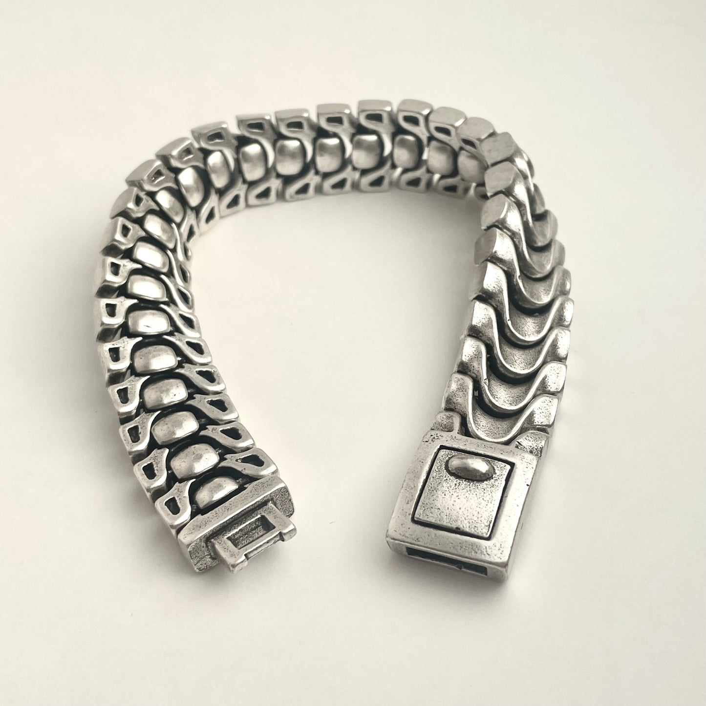 Super Precision Waterproof Bone-Thick Bracelet
