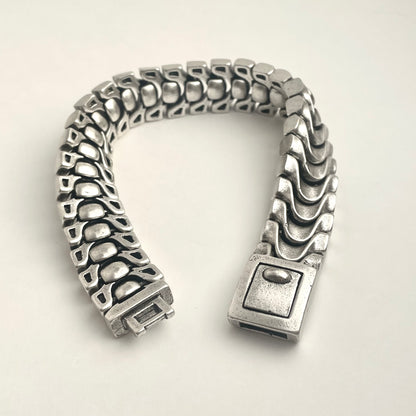 Super Precision Waterproof Bone-Thick Bracelet