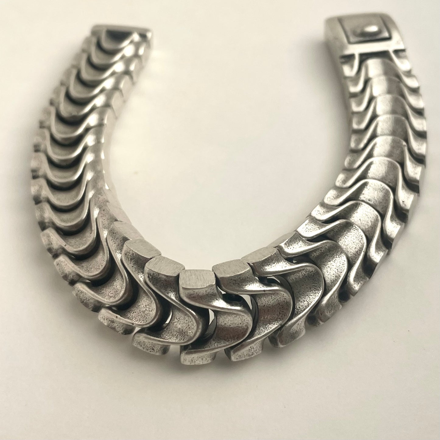 Super Precision Waterproof Bone-Thick Bracelet