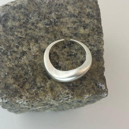 S925 Sterling Silver Brushed Wave Design Ring