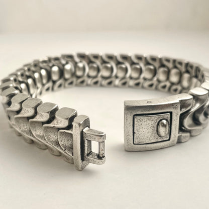 Super Precision Waterproof Bone-Thick Bracelet