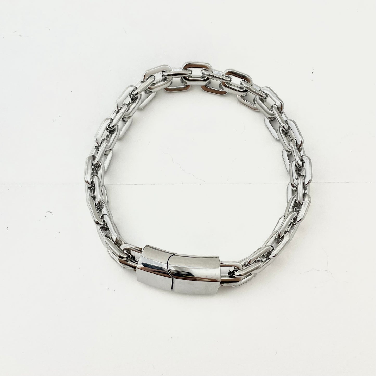 Titanium-Steel Waterproof Pig-Nose Link Bracelet
