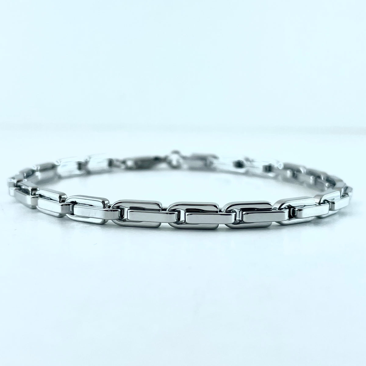 Titanium-Steel Waterproof Versatile Oval-Clasp Bracelet