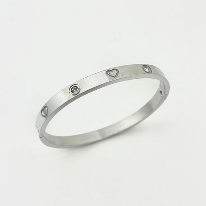 Titanium Waterproof Heart-Shaped Diamond-Studded Bracelet