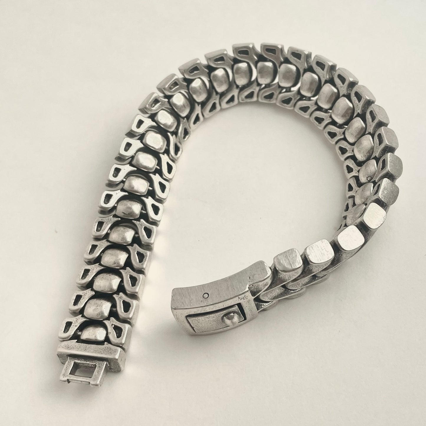 Super Precision Waterproof Bone-Thick Bracelet