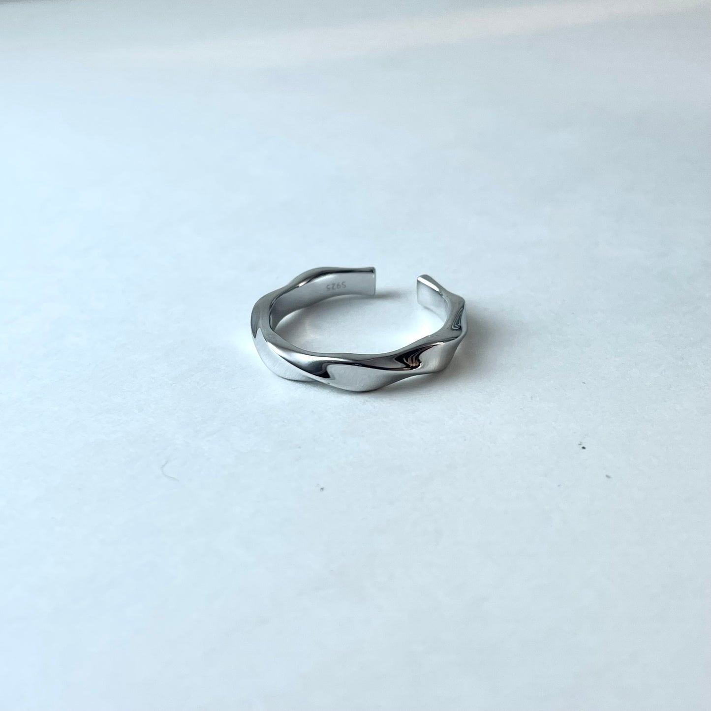 S925 Sterling Silver Minimalist Twisted Wave Ring