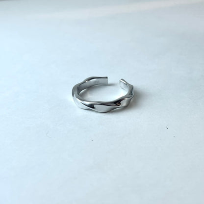 S925 Sterling Silver Minimalist Twisted Wave Ring