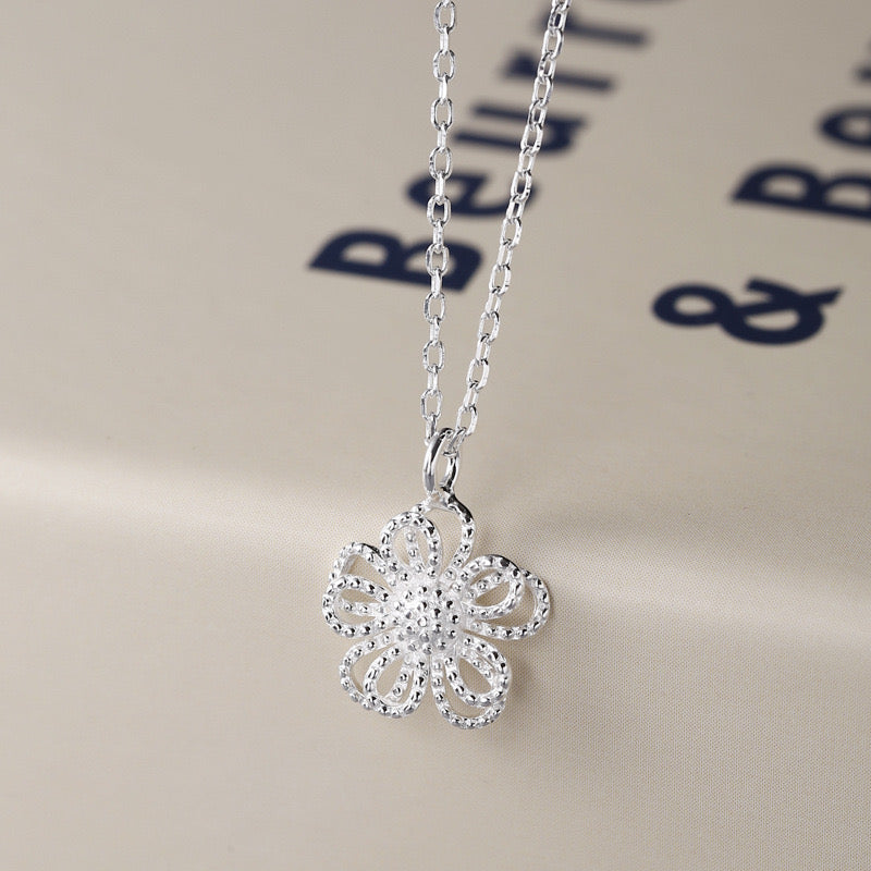 S925 Sterling Silver Irregular Flower Necklace